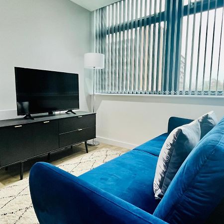 Lovely Studio Apartment With Free Parking Included! Манчестер Экстерьер фото
