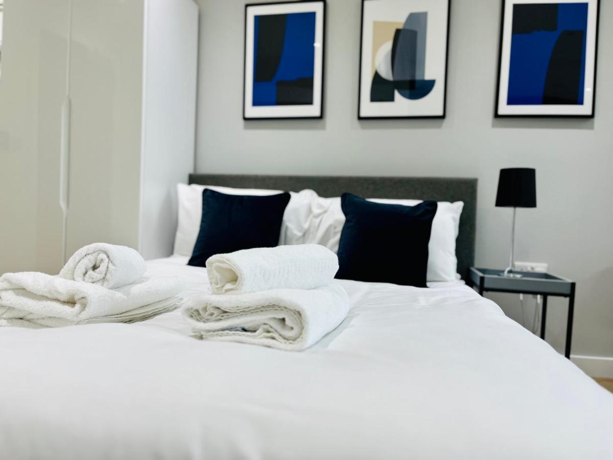 Lovely Studio Apartment With Free Parking Included! Манчестер Экстерьер фото