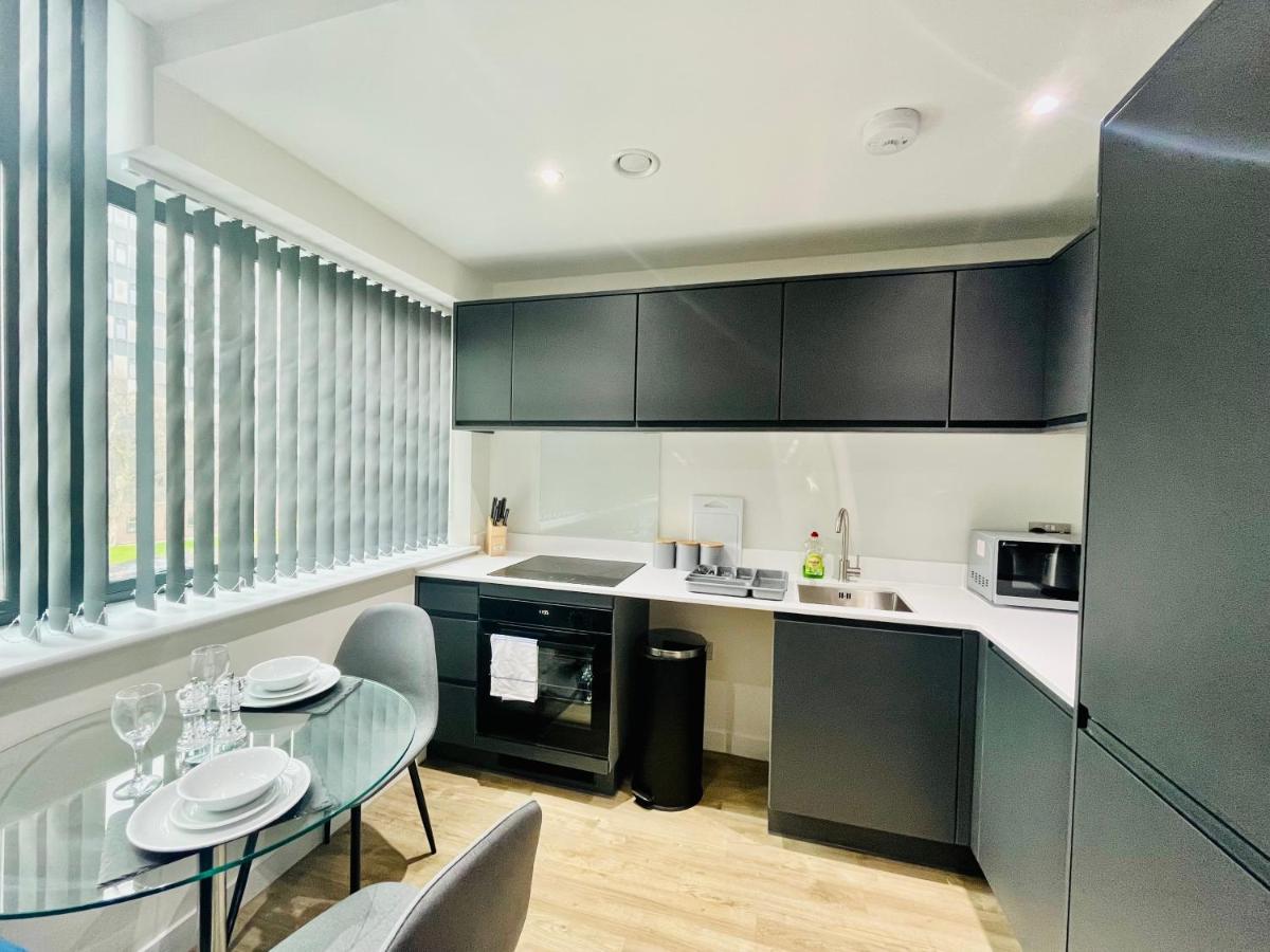 Lovely Studio Apartment With Free Parking Included! Манчестер Экстерьер фото