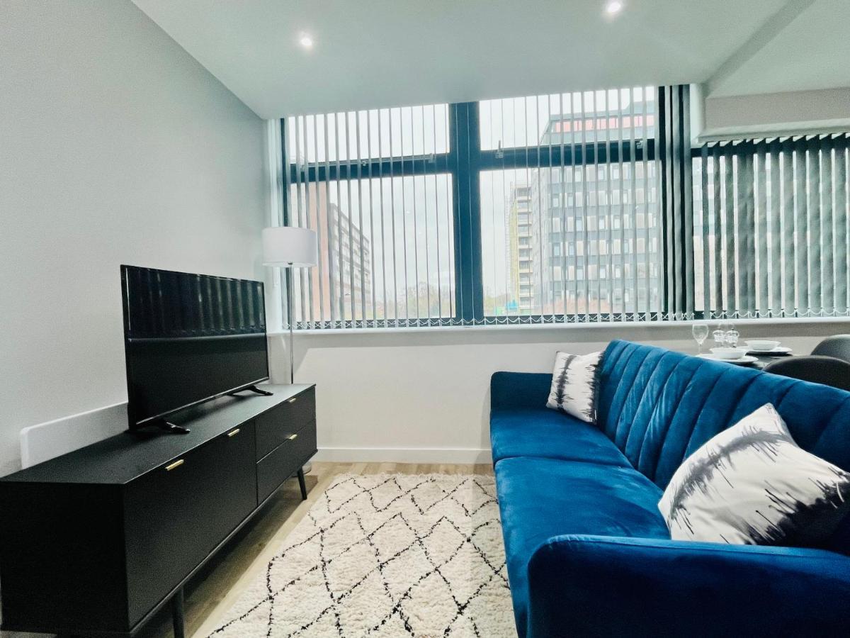 Lovely Studio Apartment With Free Parking Included! Манчестер Экстерьер фото