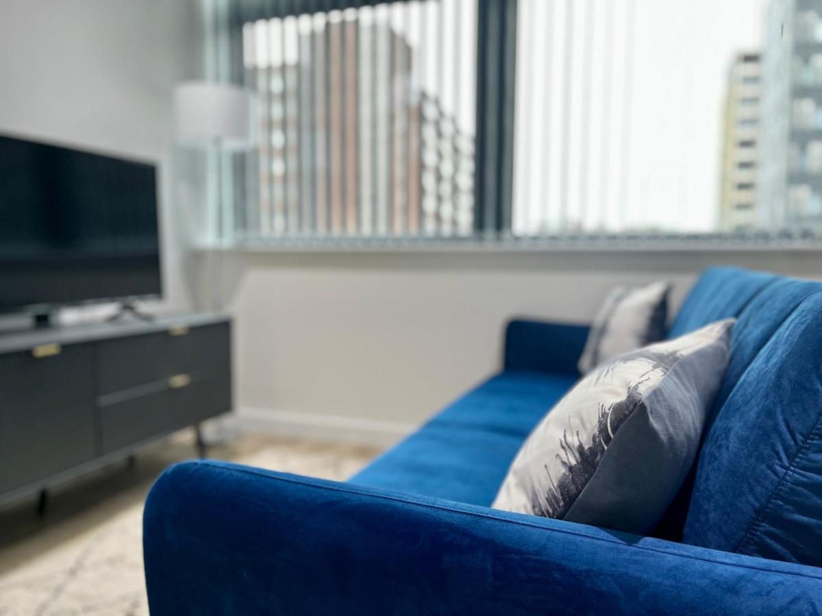 Lovely Studio Apartment With Free Parking Included! Манчестер Экстерьер фото